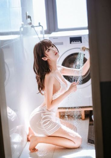 已满十八岁从此进入戴好耳机的