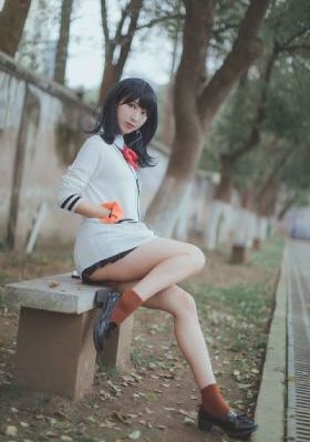 凯茜顺从的女孩